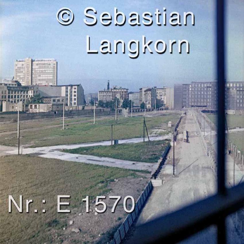 E1570SebastianLangkornBerlinerMauer1966