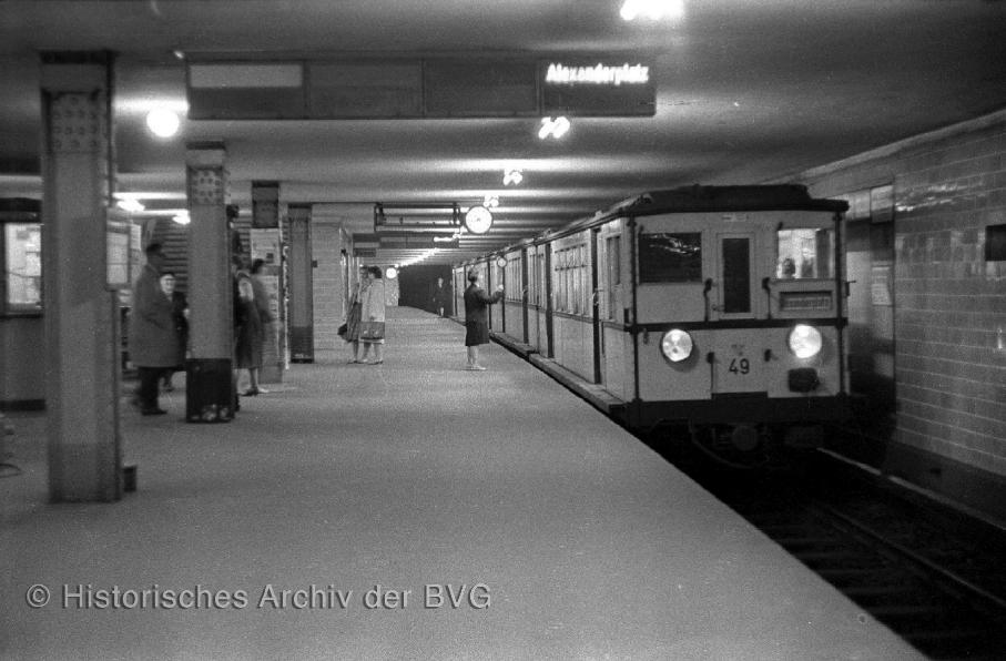 UStalinalleeUBahnBaureiheAI
